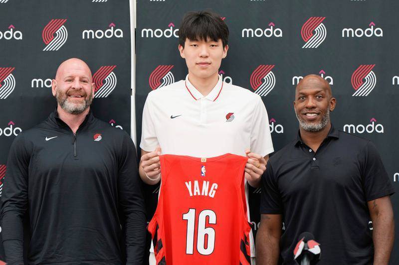 首发+首分!杨瀚森首秀从容不迫用助攻惊艳全场